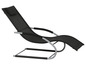 Un fauteuil inclinable noir avec un cadre en métal.