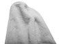 Une couverture blanche douce avec une texture moelleuse.