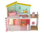 Une maison de poupée en bois avec une baignoire, une cuisine et des meubles.