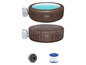 Un spa gonflable Lay-Z-Spa avec couvercle, pompe et filtre.