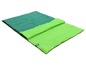 Un sac de couchage vert pour le camping