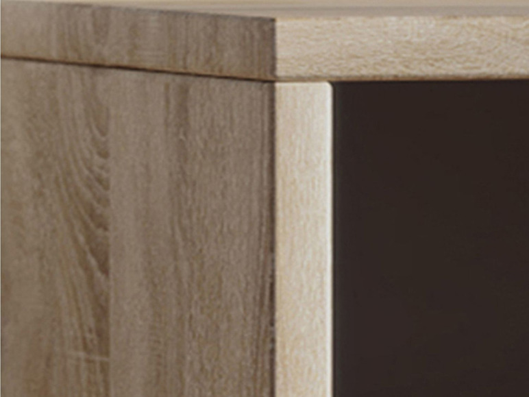 Détail d'une étagère en bois.