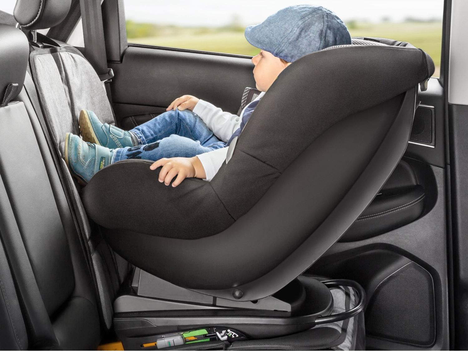 Tapis de protection pour les sièges de votre voiture: les enfants