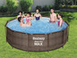 Une piscine Bestway Steel Pro Max avec des gens qui nagent dedans.