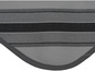 Une nappe à rayures grises et noires avec un bord arrondi.