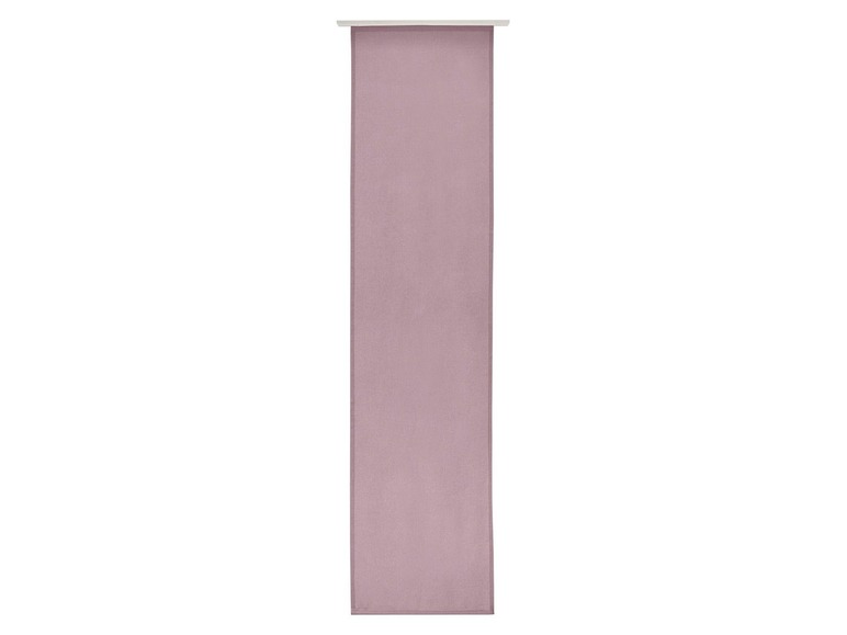 Un rideau rose avec une tringle à rideaux blanche.