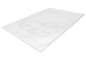 Tapis blanc en fourrure