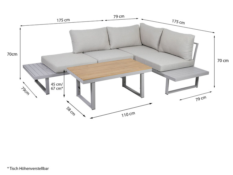 Un canapé d'angle gris avec deux tables d'appoint et une table basse en bois.