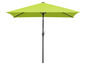 Un parasol vert avec un poteau noir.