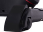 Roulettes de transport noires sous un appareil de fitness.