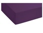 Un drap housse violet pour matelas.