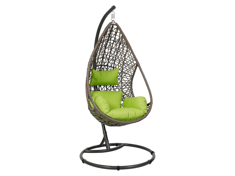 Un fauteuil suspendu avec une structure en métal et des coussins verts.