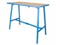 Une table en bois bleue avec des pieds en métal.