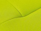 Tissu en maille jaune, gros plan d'une chaise