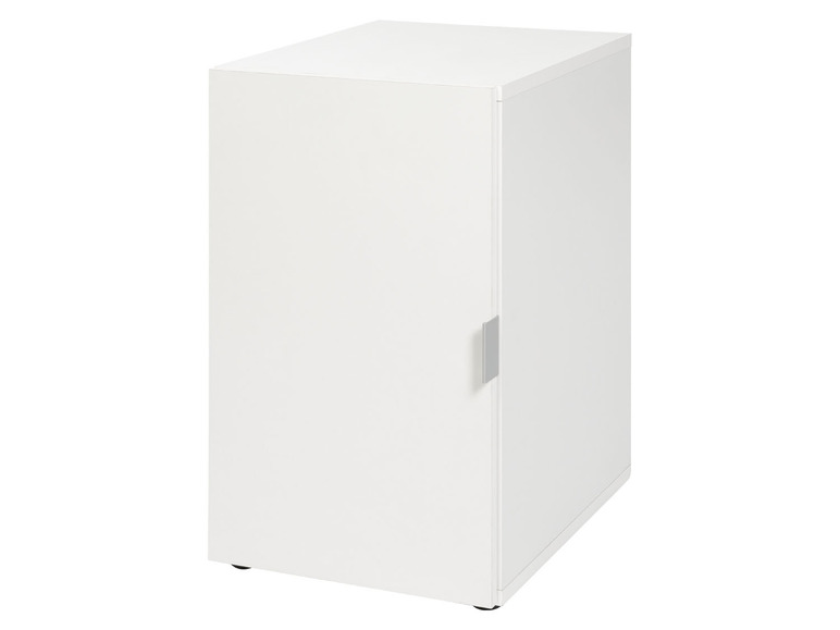 Armoire blanche avec une porte.