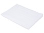 Un tapis de bain en éponge blanc.