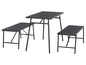 Une table noire avec deux bancs pliants assortis.