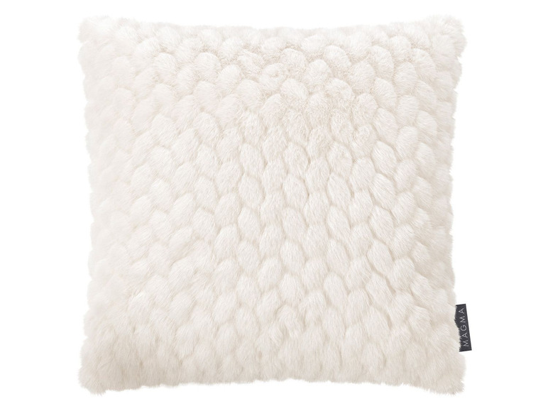 Oreiller blanc en peluche avec un motif brodé de la marque Magma.