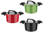 Trois casseroles en rouge, vert et noir