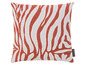 Un coussin orange à motif zèbre de Magma.