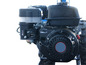 Un moteur noir avec un réservoir et un filtre à air.