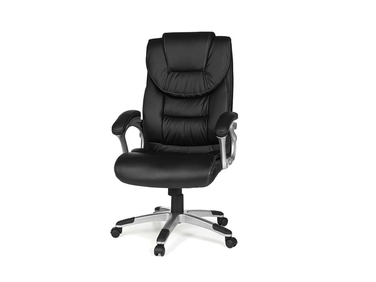 Un fauteuil de bureau noir avec accoudoirs et roulettes.