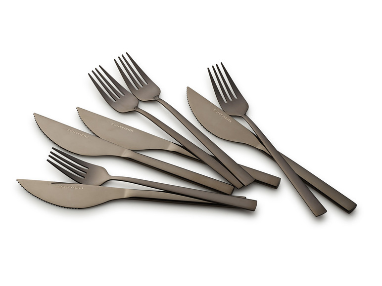 Couverts Echtwerk avec des couteaux et des fourchettes de couleur gris foncé.