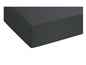 Drap housse gris foncé pour un matelas.