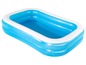 Piscine gonflable bleue pour enfants.