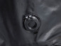 Un sac gonflable noir avec une valve.