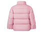 Une veste d'hiver rose avec un col montant