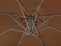 Un parasol marron avec une structure grise.