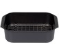 Un plat à four noir avec une grille.
