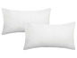 Deux taies d'oreiller blanches.