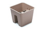 Pot de fleurs en plastique brun avec une ouverture pour le jardinage vertical.
