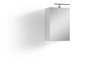 Une armoire de salle de bain avec miroir et éclairage intégré.