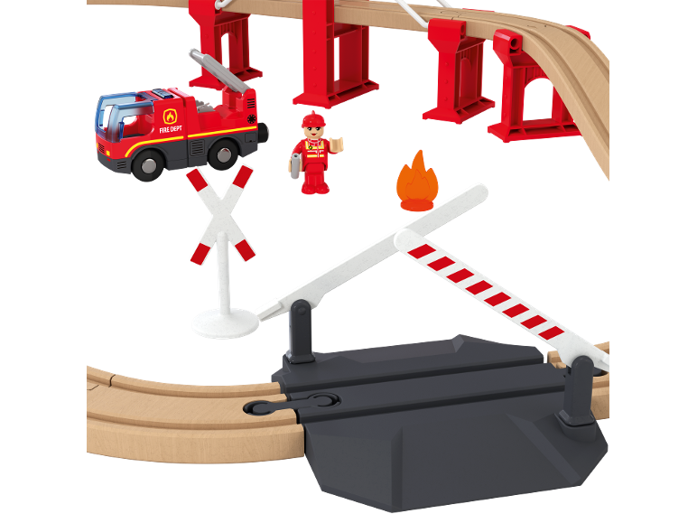 Ensemble de train en bois avec camion de pompiers, figurine de pompier, feu et passage à niveau.