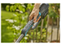 Outil de jardinage Gardena sans fil : coupe-bordures et taille-haies.