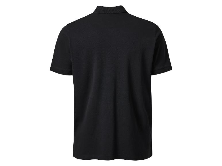 Polo noir vu de dos.