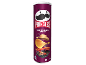 Tube de chips violet avec des chips saveur barbecue, un grill et un chapeau de cowboy.