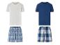 T-shirts et shorts : un blanc, un bleu marine, et des shorts à carreaux bleus.