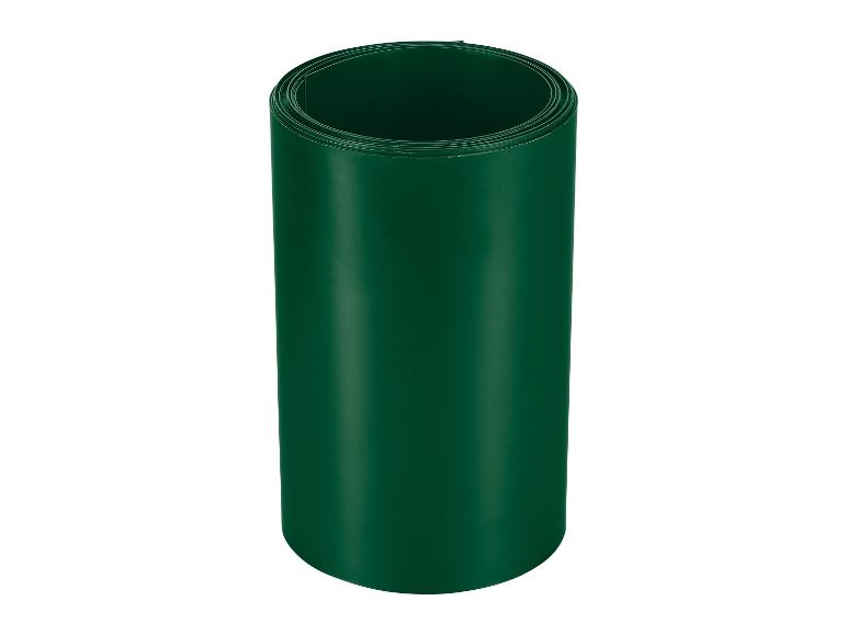Rouleau de plastique vert foncé.