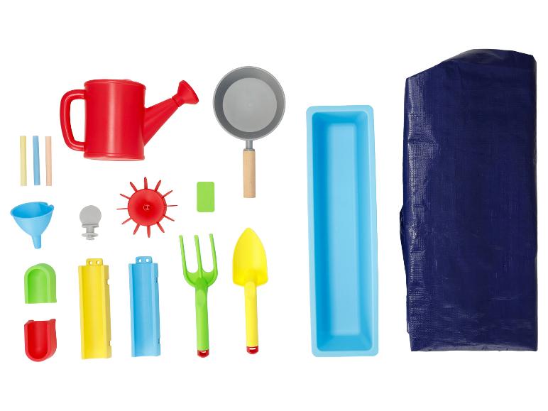 Ensemble de jouets de jardinage colorés pour enfants avec arrosoir, pelles et râteau.