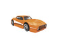 Une voiture de jouet orange au design sportif.