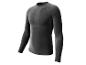 Un t-shirt thermique de sport à manches longues noir.