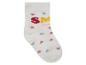 Des chaussettes blanches avec des cœurs et les lettres 'SM'