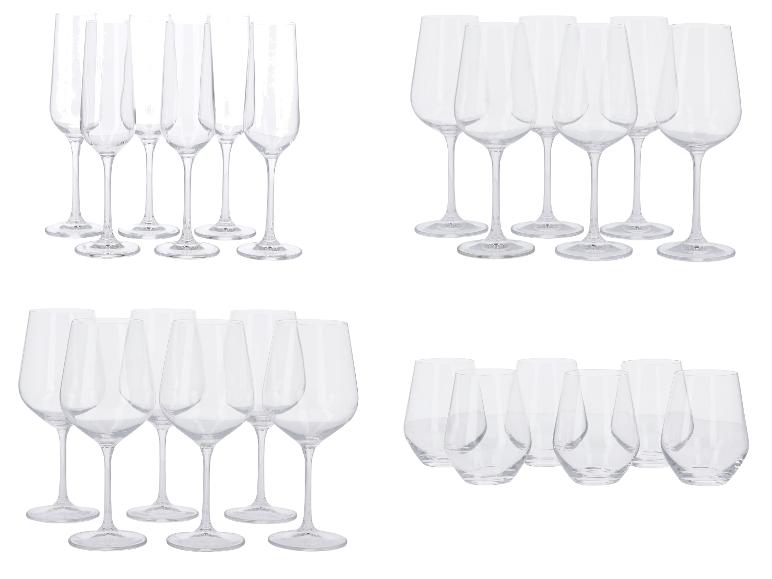 Ensemble de verres à champagne, vin et eau