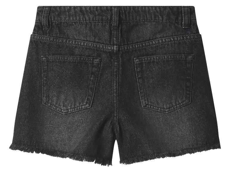 Short en jean noir avec ourlet effiloché, vue arrière.