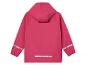 Un imperméable rose avec des détails réfléchissants.