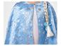 Cape bleue pour enfant avec des flocons de neige argentés et une tresse blonde.